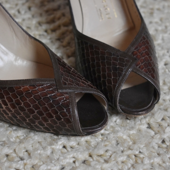 Bruno Magli vintage brown textured heels - Picture 6 of 12
